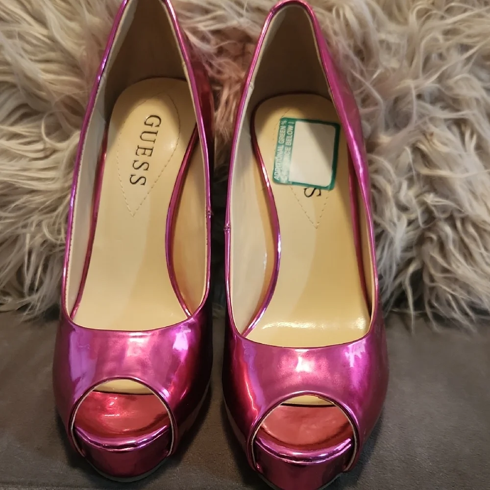 NWT Guess Shiny Pink Peep-Toe Heels - Picture 3 of 8